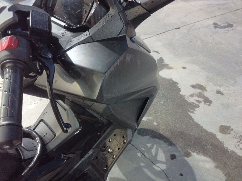 Recambio de carenado delantero derecho para honda forza forza 350 referencia OEM IAM   