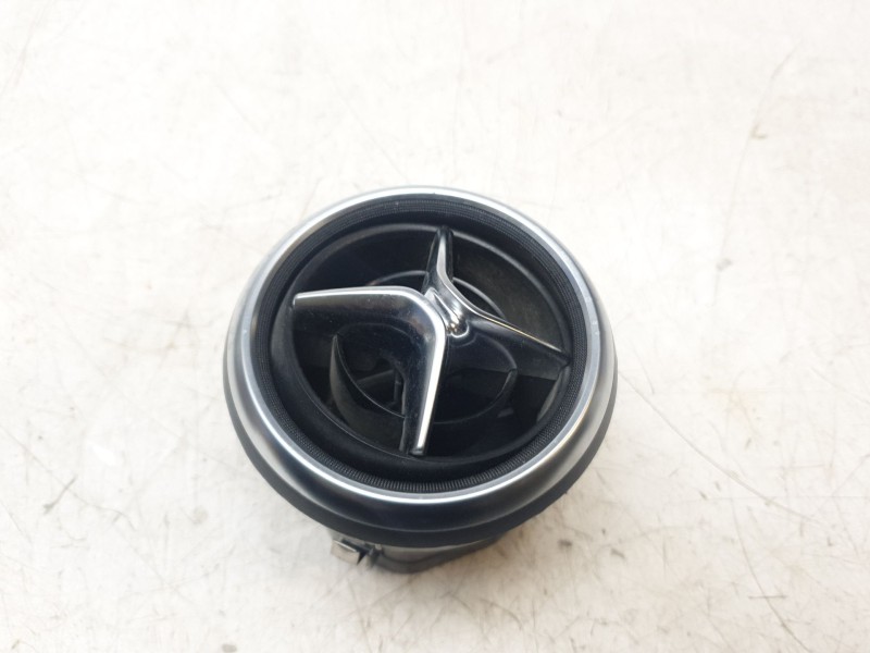 Recambio de rejilla aireadora para mercedes-benz clase a (w176) 1.8 cdi cat referencia OEM IAM A1768300754  