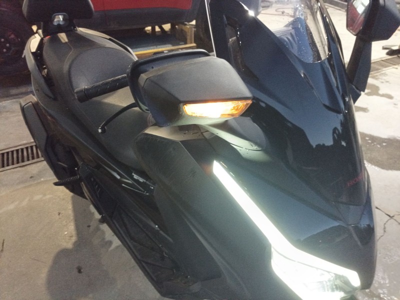 Recambio de retrovisor derecho para honda forza forza 350 referencia OEM IAM   