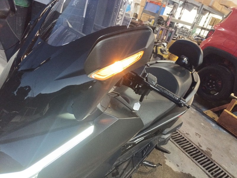 Recambio de retrovisor izquierdo para honda forza forza 350 referencia OEM IAM   