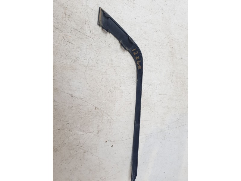 Recambio de moldura para audi a3 limousine (8ys, 8ym) 30 tdi referencia OEM IAM 8Y0807534  