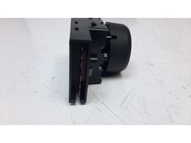 Recambio de interruptor para opel insignia country tourer 2.0 16v cdti referencia OEM IAM 13285104  