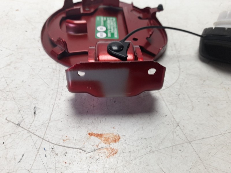 Recambio de tapa exterior combustible para mazda cx-3 100 aniversario referencia OEM IAM D10E42410  