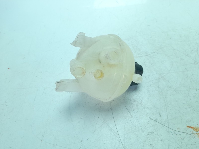 Recambio de deposito expansion para peugeot rifter 1.5 bluehdi 100 referencia OEM IAM 9678126080  