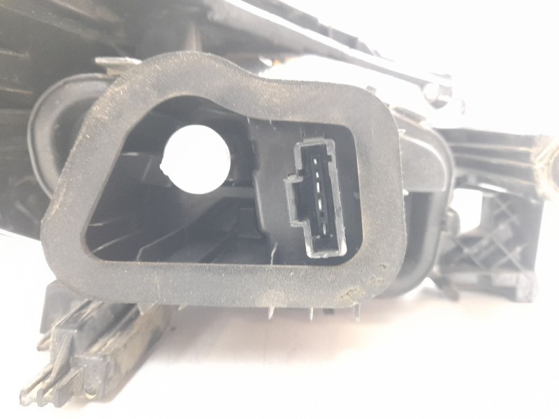 Recambio de piloto trasero derecho para opel corsa f (p2jo) 1.2 (68) referencia OEM IAM 9829317280  