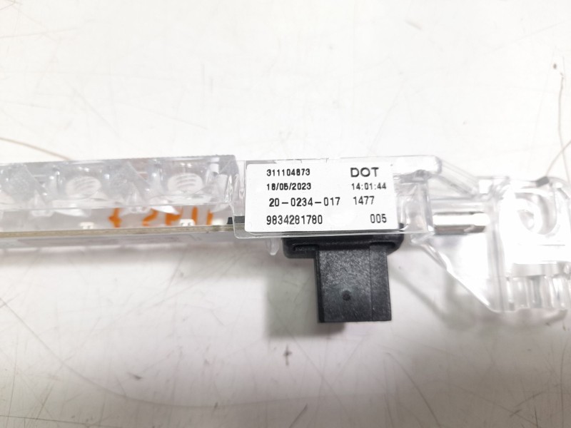 Recambio de luz central de freno para citroën c4 berlina e-feel pack referencia OEM IAM 9834281780  