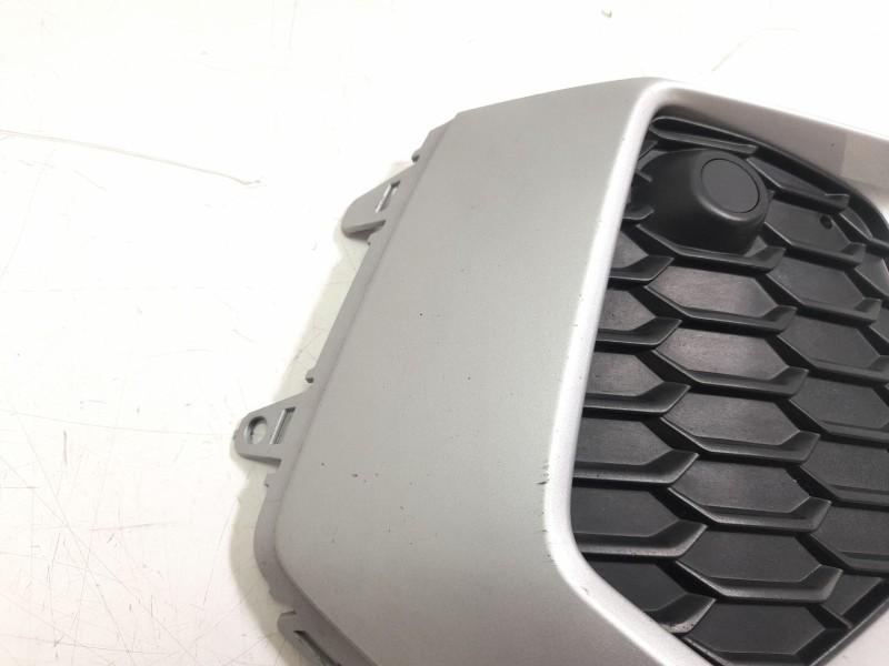 Recambio de rejilla paragolpes derecha para audi a3 limousine (8ys, 8ym) 30 tdi referencia OEM IAM 8Y0807682  107024717