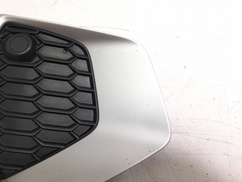Recambio de rejilla paragolpes derecha para audi a3 limousine (8ys, 8ym) 30 tdi referencia OEM IAM 8Y0807682  107024717