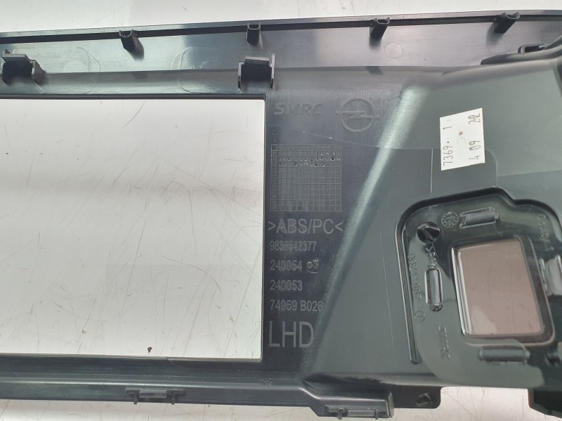 Recambio de moldura para opel grandland x 120 aniversario referencia OEM IAM 98365423XU  