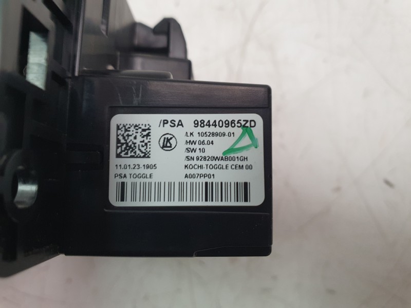 Recambio de palanca cambio para citroën c4 berlina e-feel pack referencia OEM IAM 98440965ZD  