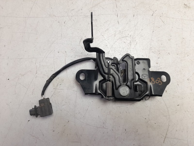 Recambio de cerradura capo para mazda cx-3 100 aniversario referencia OEM IAM KD3F56620A  