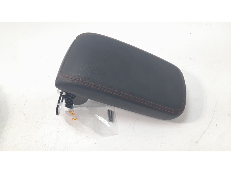 Recambio de apoyabrazos central para mercedes-benz clase cla (w117) cla 200 cdi (117.308) referencia OEM IAM A2466805302  