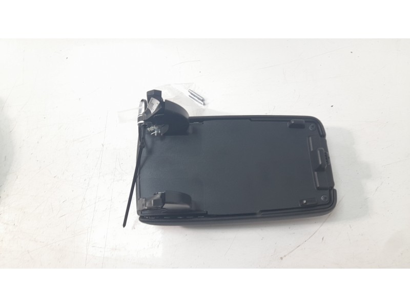 Recambio de apoyabrazos central para mercedes-benz clase cla (w117) cla 200 cdi (117.308) referencia OEM IAM A2466805302  