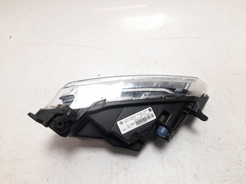 Recambio de faro antiniebla derecho para seat leon (5f1) 1.5 tsi referencia OEM IAM 5F0941702C 1ND01299602 10121391005 , ST43044