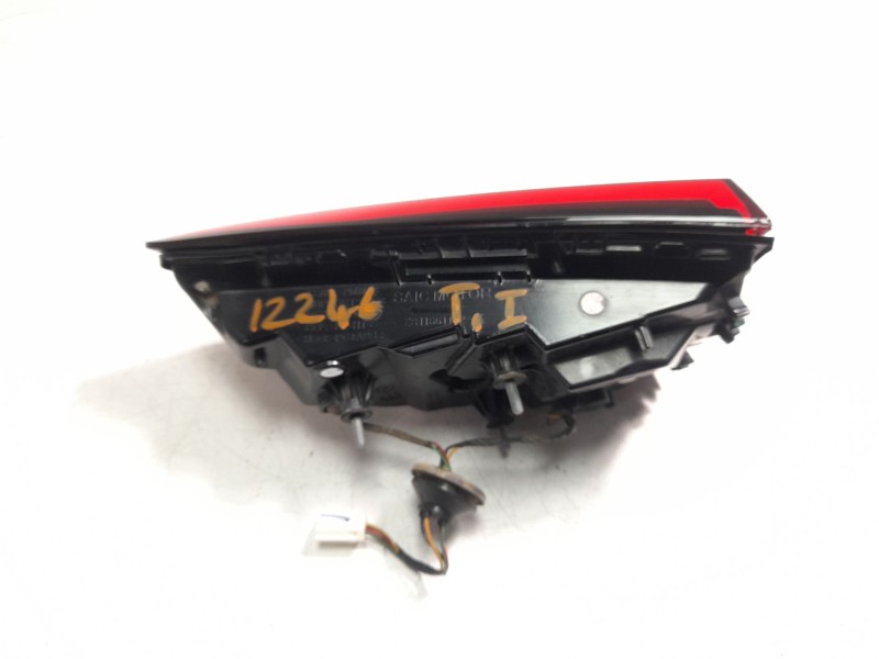 Recambio de piloto trasero izquierdo interior para mg mg zs suv (azs1) 1.5 vti referencia OEM IAM 10571683  