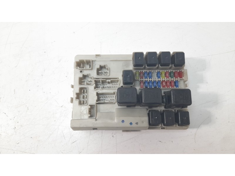 Recambio de caja reles / fusibles para nissan 350 z (z33) 3.5 v6 cat referencia OEM IAM 284B7CD710  