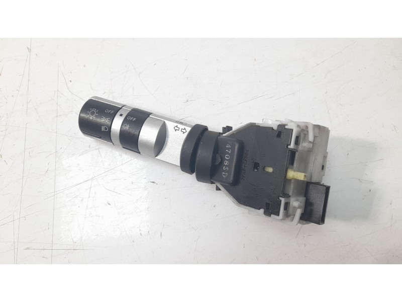 Recambio de mando intermitentes para nissan 350 z (z33) 3.5 v6 cat referencia OEM IAM 4708SD  