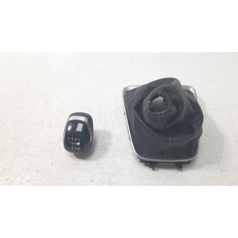 Recambio de pomo palanca cambio para opel corsa f (p2jo) 1.2 (68) referencia OEM IAM 98298160YX  98298161ZD  