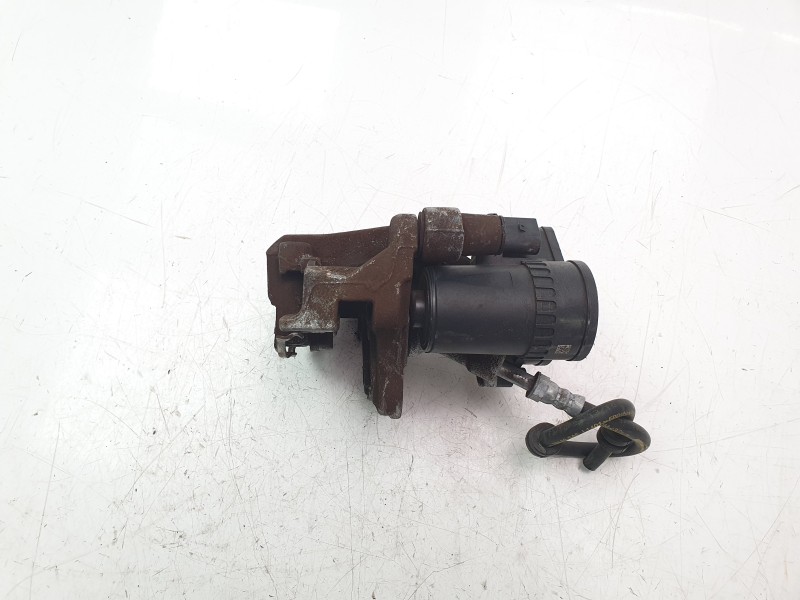 Recambio de pinza de freno trasera izquierda para bmw serie x1 (f48) sdrive18d referencia OEM IAM 679895707  