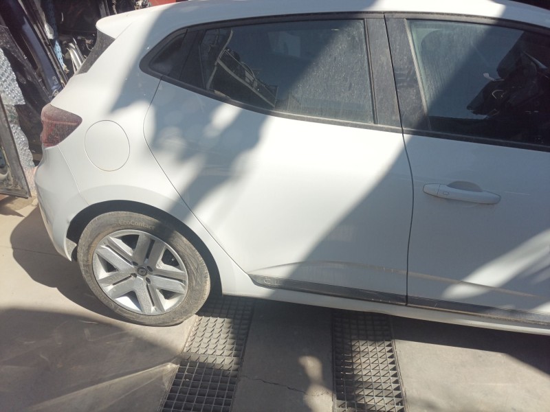 Recambio de puerta trasera derecha para renault clio v (b7_) 1.0 lpg (b7mt) referencia OEM IAM   