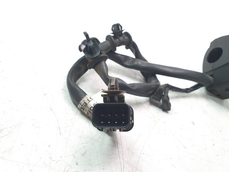 Recambio de piña luces derecha para honda cbr (601cc - ) cbr 650 r (rh01) referencia OEM IAM 35130MKND11  