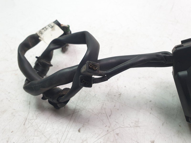 Recambio de piña luces derecha para honda cbr (601cc - ) cbr 650 r (rh01) referencia OEM IAM 35130MKND11  