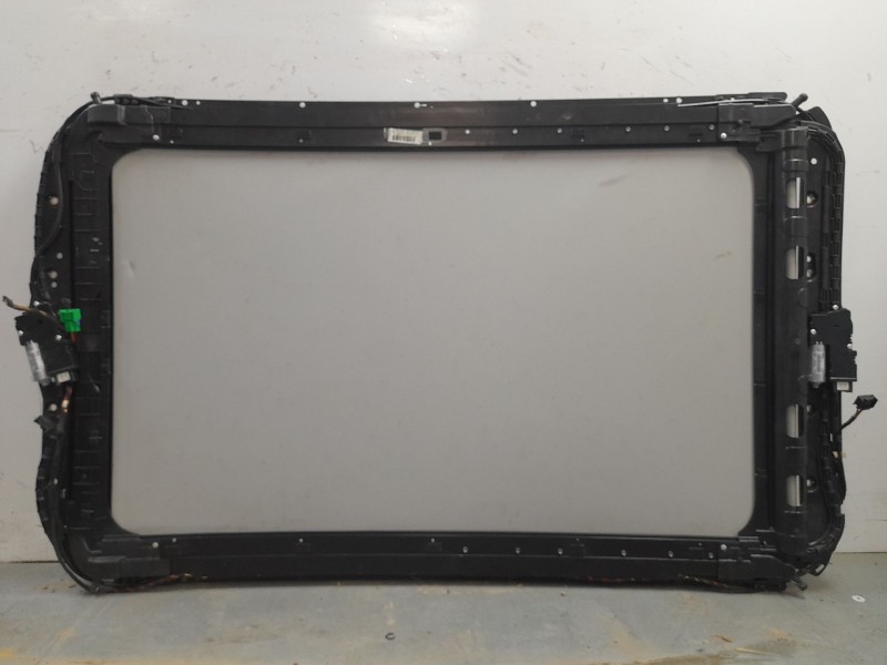 Recambio de techo electrico para mg zs luxury referencia OEM IAM 10302319  