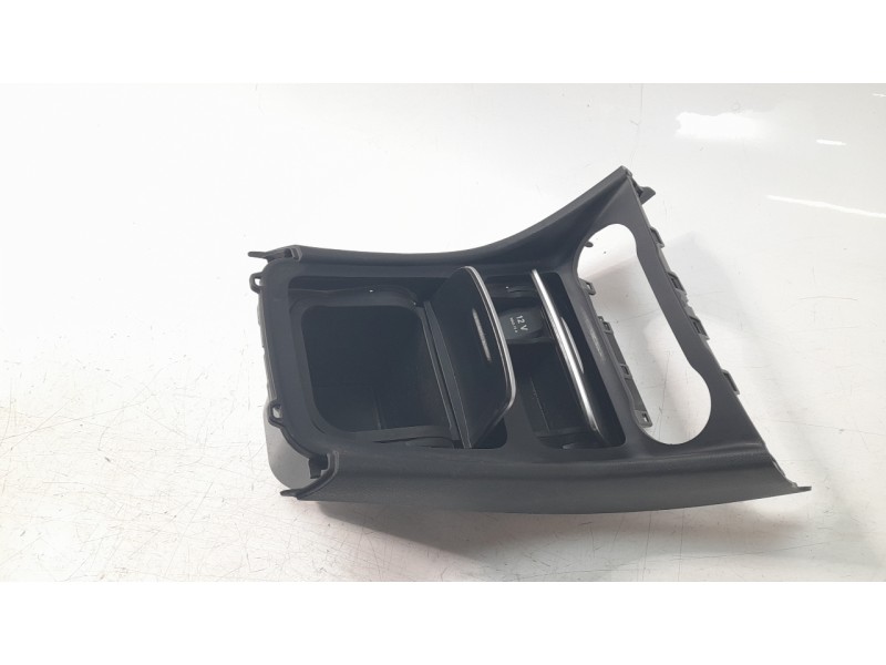 Recambio de consola central para mercedes-benz clase cla (w117) cla 200 cdi (117.308) referencia OEM IAM A1766804600  A176680970