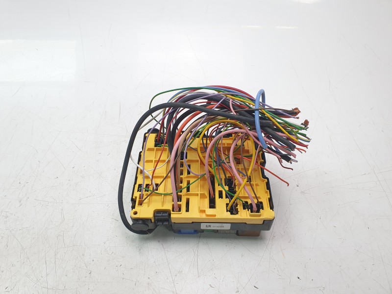 Recambio de caja reles / fusibles para peugeot rifter 1.5 bluehdi 100 referencia OEM IAM 9804848580  