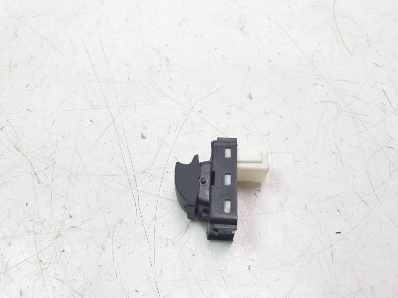 Recambio de mando elevalunas trasero derecho para citroën c4 berlina e-feel pack referencia OEM IAM 96657926XT  