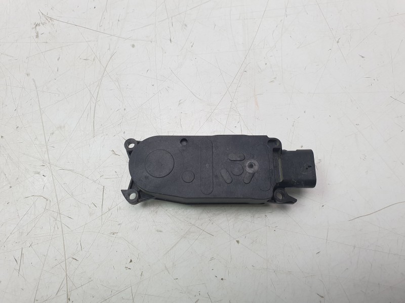 Recambio de modulo electronico para citroën c4 berlina e-feel pack referencia OEM IAM 5877R1001A  