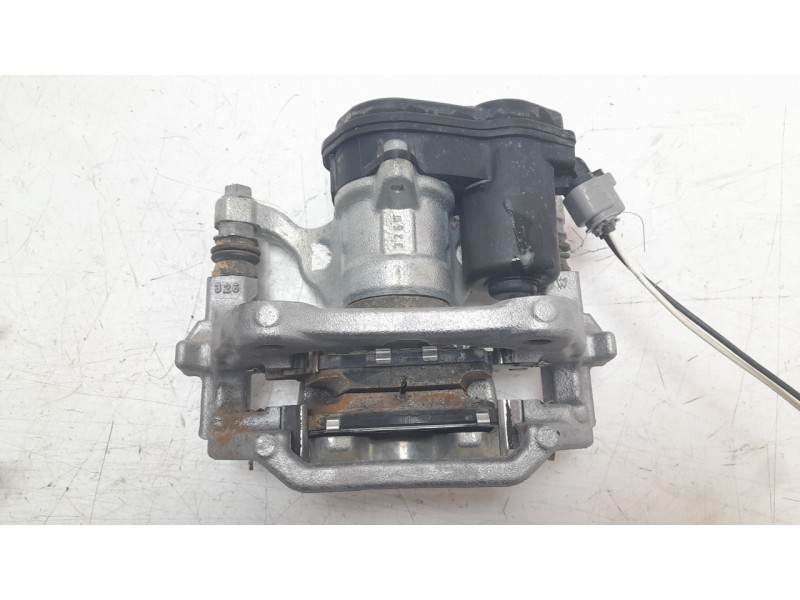 Recambio de pinza de freno trasera izquierda para toyota c-hr hybrid active referencia OEM IAM 46310F4011  