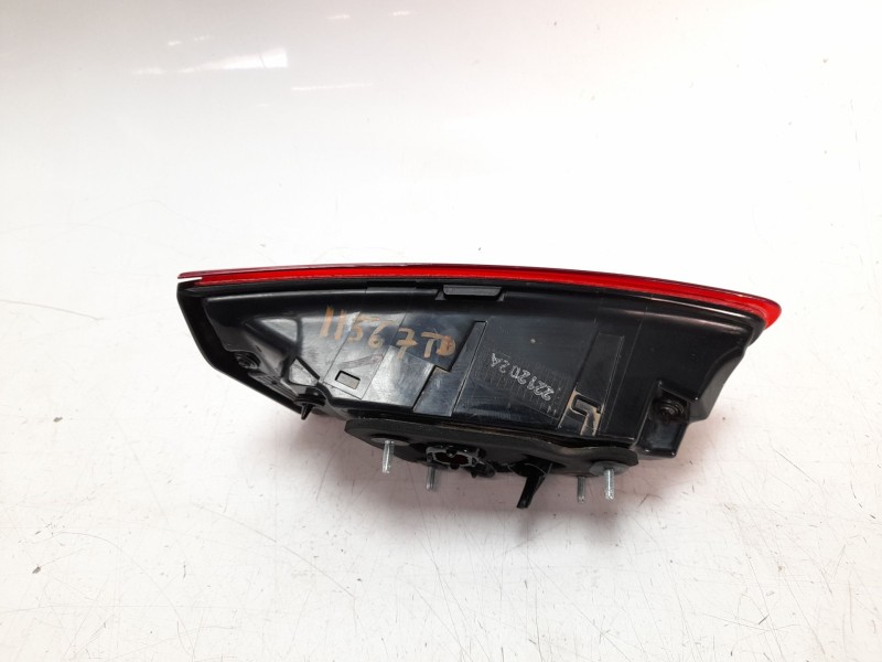 Recambio de piloto trasero derecho interior para hyundai i30 (pd) 1.4 cat referencia OEM IAM 92404G4000  