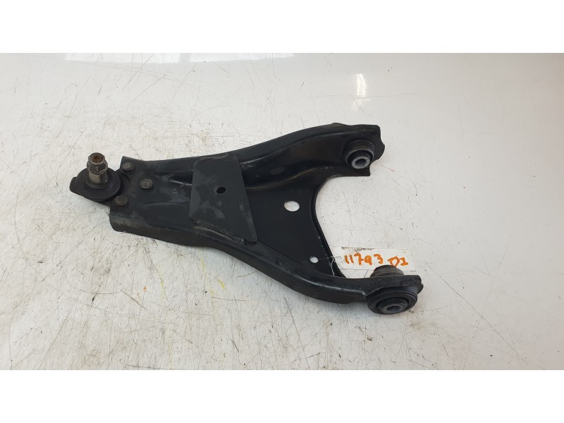 Recambio de brazo suspension delantero izquierdo para dacia duster ambiance 4x2 referencia OEM IAM 545011697R  