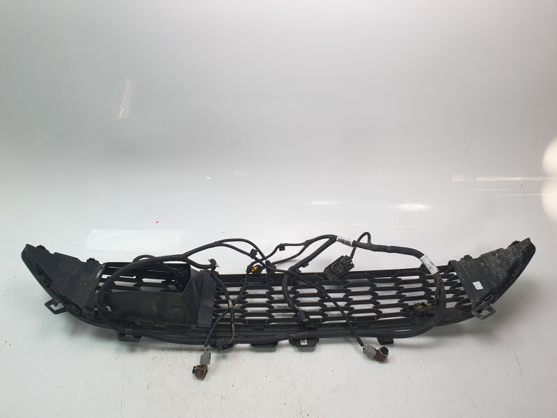 Recambio de rejilla delantera para dacia sandero iii 1.0 tce 90 eco-g referencia OEM IAM 601971468R  