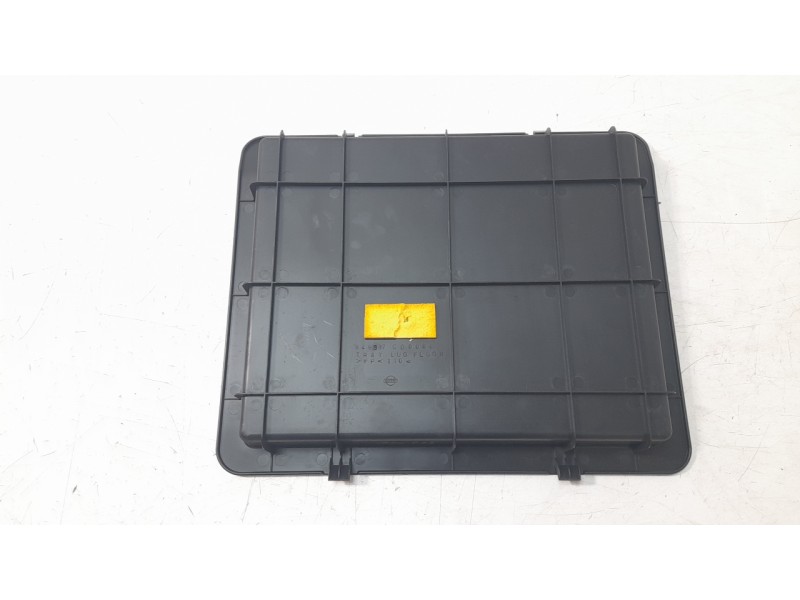 Recambio de moldura para nissan 350 z (z33) 3.5 v6 cat referencia OEM IAM 84987CD000  