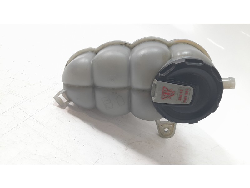 Recambio de deposito expansion para audi a4 b9 (8w2, 8wc) 2.0 tdi referencia OEM IAM 8W0121405L  482256