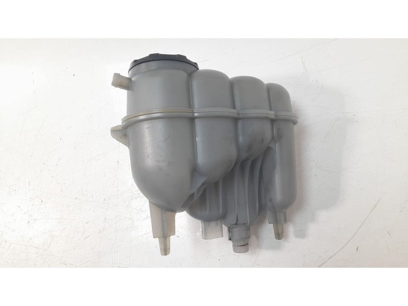 Recambio de deposito expansion para audi a4 b9 (8w2, 8wc) 2.0 tdi referencia OEM IAM 8W0121405L  482256