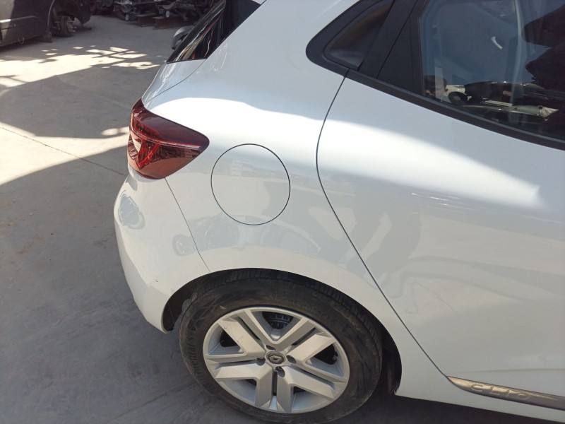 Recambio de tapa exterior combustible para renault clio v (b7_) 1.0 lpg (b7mt) referencia OEM IAM   