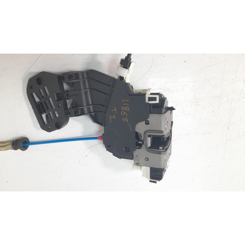 Recambio de cerradura puerta trasera izquierda para mercedes-benz clase cla (w117) cla 200 cdi (117.308) referencia OEM IAM A204