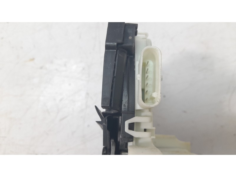 Recambio de cerradura puerta trasera izquierda para audi a4 b9 (8w2, 8wc) 2.0 tdi referencia OEM IAM 8X0839015G  