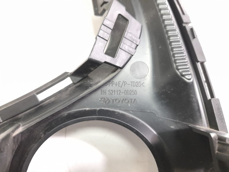 Recambio de rejilla paragolpes izquierda para toyota yaris (_p21_, _pa1_, _ph1_) 1.5 (mxpa11) referencia OEM IAM 521130D250  378