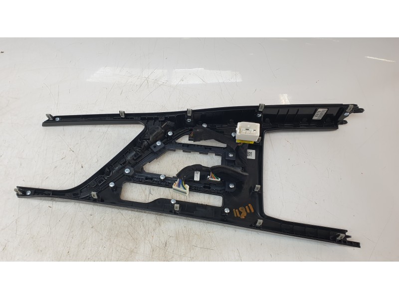 Recambio de moldura para kia niro (sg2) hybrid concept referencia OEM IAM 84605AT180  