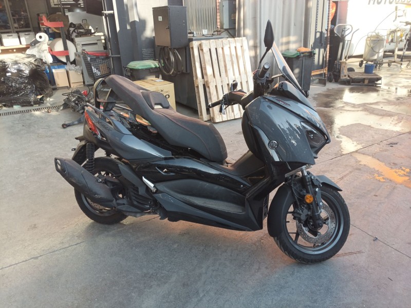 yamaha x-max 125 del año 2022
