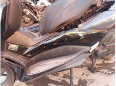 Recambio de moldura para yamaha x-max 125 referencia OEM IAM BL1F171100P2 BL1F171100P2  2
