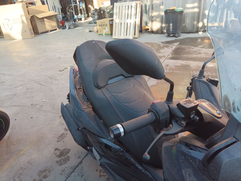 Recambio de retrovisor derecho para yamaha x-max 125 referencia OEM IAM   