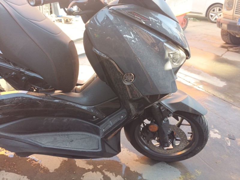 Recambio de carenado delantero derecho para yamaha x-max 125 referencia OEM IAM   