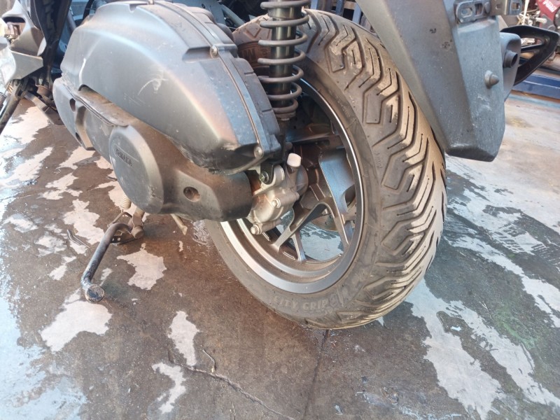 Recambio de llanta trasera para yamaha x-max 125 referencia OEM IAM   