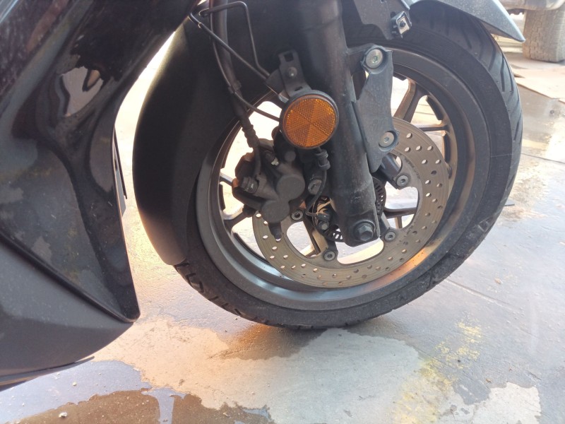 Recambio de pinza de freno delantera derecha para yamaha x-max 125 referencia OEM IAM   
