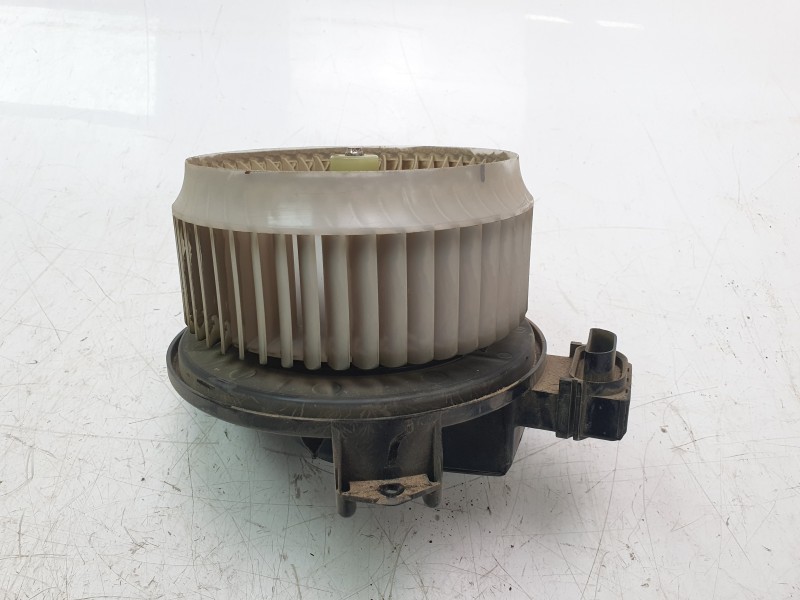 Recambio de ventilador calefaccion para toyota hilux (kun) 3.0 turbodiesel referencia OEM IAM 8710302470  